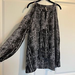 Snake skin open shoulder long sleeve